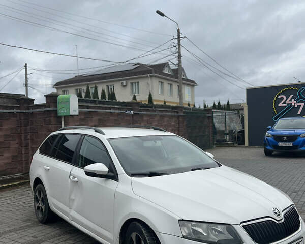 Белый Шкода Октавия, объемом двигателя 1.97 л и пробегом 308 тыс. км за 8200 $, фото 6 на Automoto.ua