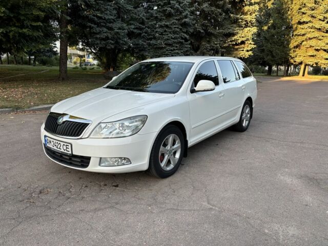 Белый Шкода Октавия, объемом двигателя 2 л и пробегом 356 тыс. км за 10300 $, фото 1 на Automoto.ua