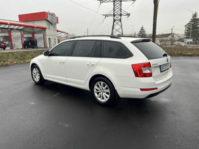 Белый Шкода Октавия, объемом двигателя 1.6 л и пробегом 225 тыс. км за 8300 $, фото 2 на Automoto.ua