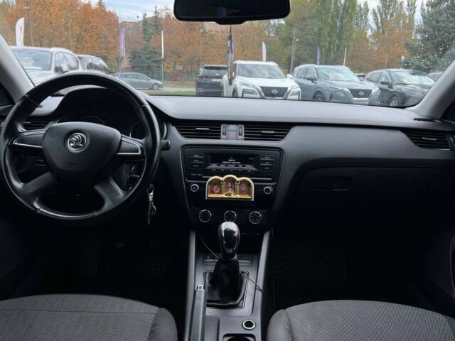 Білий Шкода Октавія, об'ємом двигуна 1.6 л та пробігом 274 тис. км за 8700 $, фото 9 на Automoto.ua