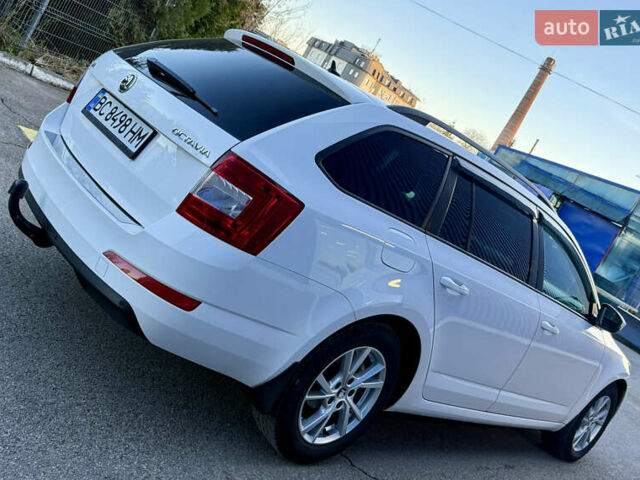 Белый Шкода Октавия, объемом двигателя 1.6 л и пробегом 297 тыс. км за 9100 $, фото 31 на Automoto.ua