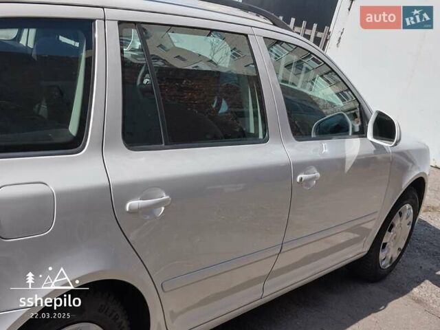 Білий Шкода Октавія, об'ємом двигуна 1.6 л та пробігом 199 тис. км за 8300 $, фото 5 на Automoto.ua