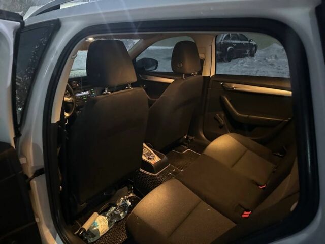 Белый Шкода Октавия, объемом двигателя 1.6 л и пробегом 390 тыс. км за 7999 $, фото 7 на Automoto.ua