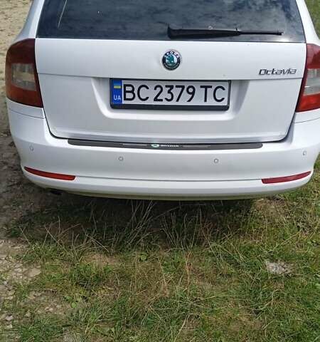 Белый Шкода Октавия, объемом двигателя 1.6 л и пробегом 292 тыс. км за 8700 $, фото 7 на Automoto.ua