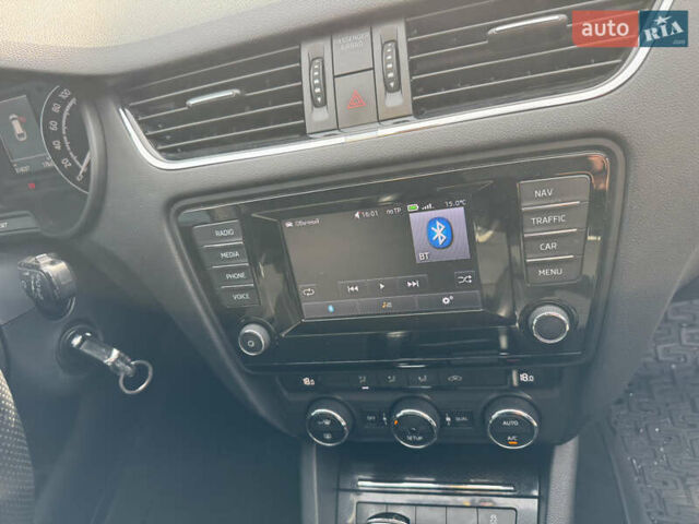 Белый Шкода Октавия, объемом двигателя 2 л и пробегом 320 тыс. км за 12500 $, фото 22 на Automoto.ua