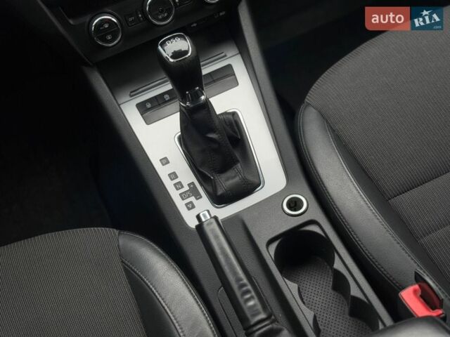 Білий Шкода Октавія, об'ємом двигуна 2 л та пробігом 269 тис. км за 9500 $, фото 19 на Automoto.ua