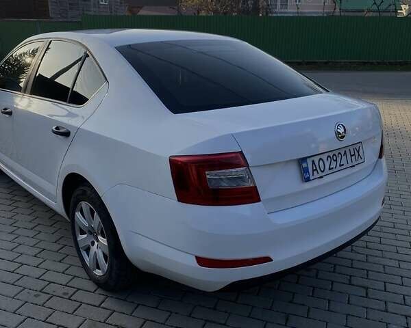 Белый Шкода Октавия, объемом двигателя 1.6 л и пробегом 297 тыс. км за 9000 $, фото 1 на Automoto.ua