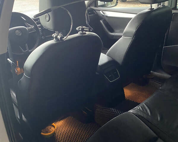 Белый Шкода Октавия, объемом двигателя 1.97 л и пробегом 203 тыс. км за 12700 $, фото 20 на Automoto.ua