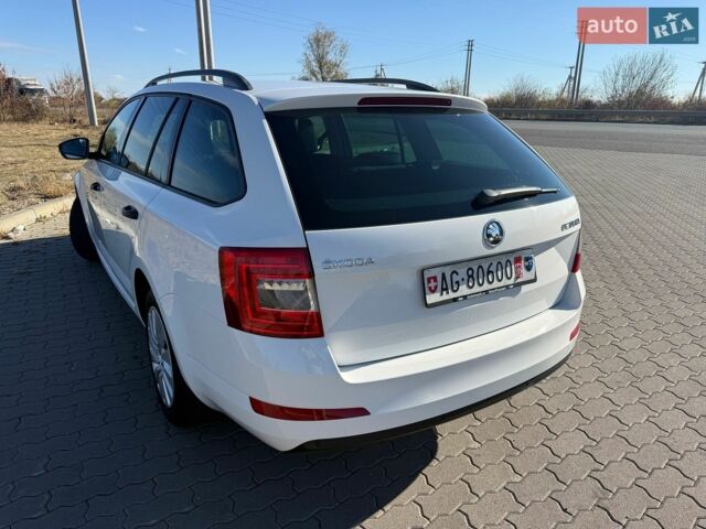 Білий Шкода Октавія, об'ємом двигуна 1.4 л та пробігом 144 тис. км за 9800 $, фото 25 на Automoto.ua