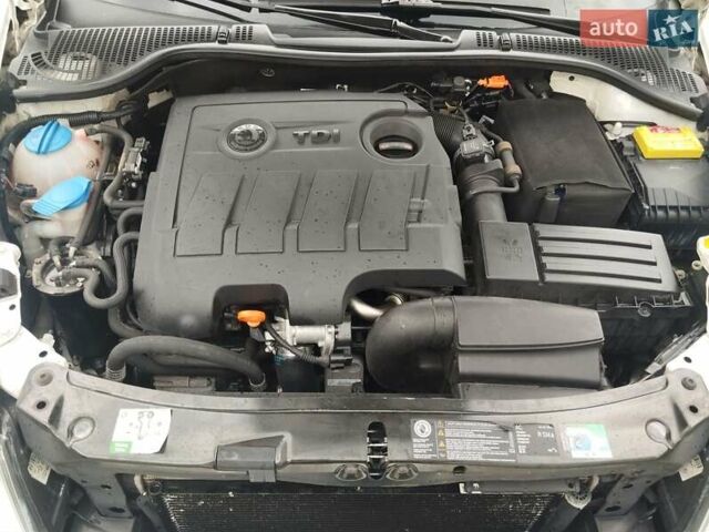 Белый Шкода Октавия, объемом двигателя 1.6 л и пробегом 282 тыс. км за 10450 $, фото 14 на Automoto.ua