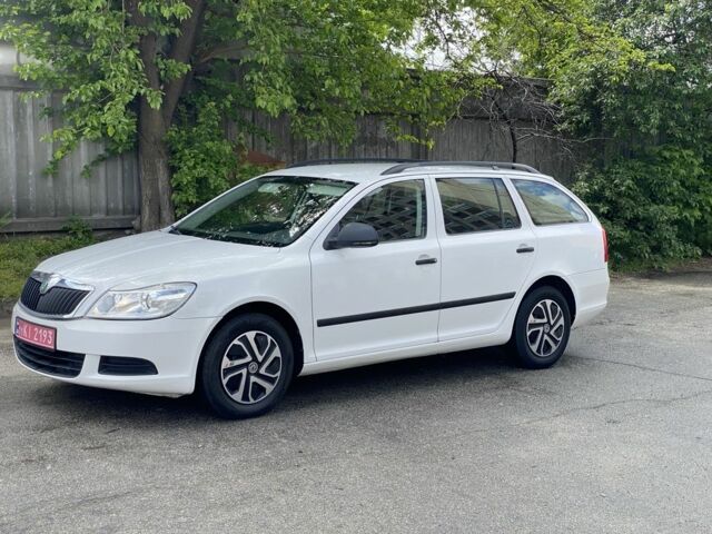 Белый Шкода Октавия, объемом двигателя 1.6 л и пробегом 195 тыс. км за 7700 $, фото 4 на Automoto.ua