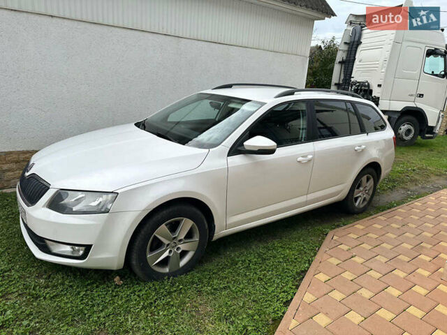 Білий Шкода Октавія, об'ємом двигуна 1.6 л та пробігом 247 тис. км за 8750 $, фото 1 на Automoto.ua