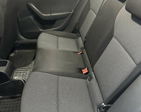 Белый Шкода Октавия, объемом двигателя 1.6 л и пробегом 330 тыс. км за 8000 $, фото 8 на Automoto.ua