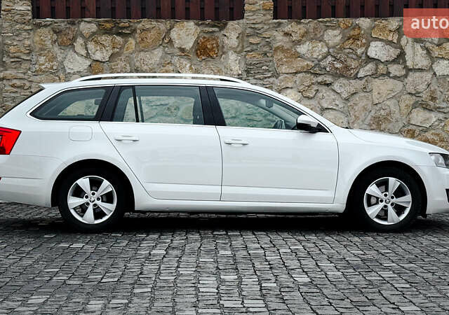 Белый Шкода Октавия, объемом двигателя 1.6 л и пробегом 263 тыс. км за 10999 $, фото 11 на Automoto.ua