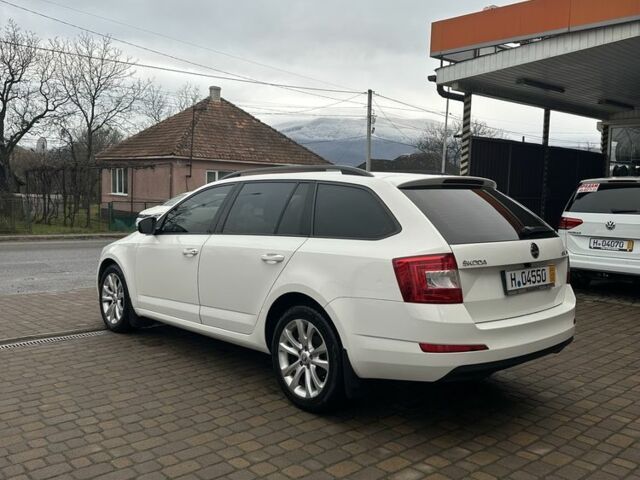 Белый Шкода Октавия, объемом двигателя 1.6 л и пробегом 330 тыс. км за 8500 $, фото 2 на Automoto.ua