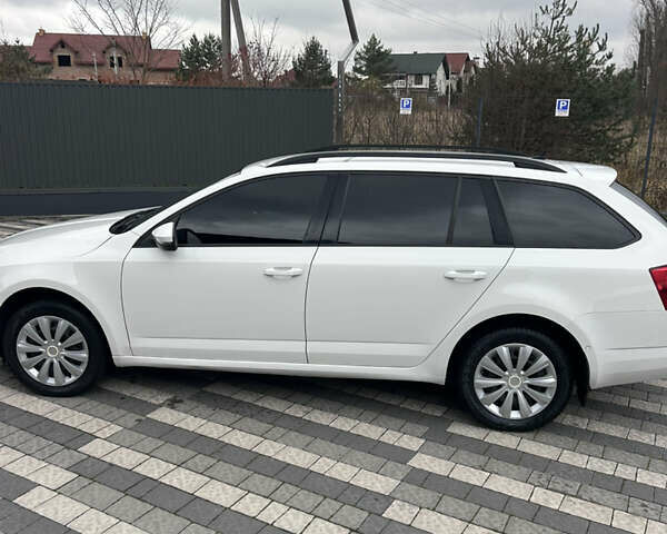 Білий Шкода Октавія, об'ємом двигуна 1.97 л та пробігом 240 тис. км за 11200 $, фото 2 на Automoto.ua