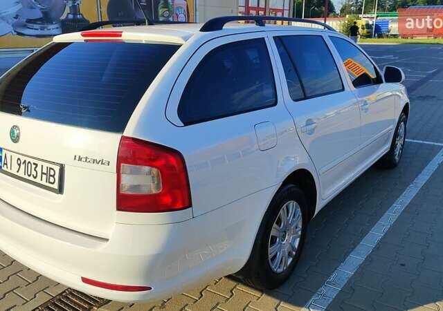Белый Шкода Октавия, объемом двигателя 1.6 л и пробегом 215 тыс. км за 6900 $, фото 4 на Automoto.ua