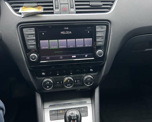 Білий Шкода Октавія, об'ємом двигуна 1.97 л та пробігом 240 тис. км за 11200 $, фото 14 на Automoto.ua