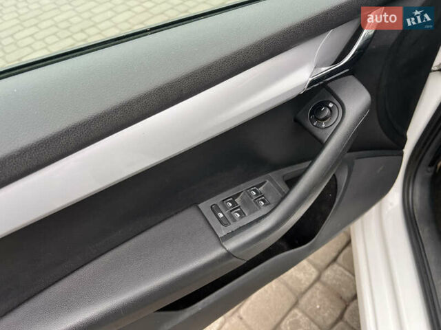 Белый Шкода Октавия, объемом двигателя 1.97 л и пробегом 309 тыс. км за 7750 $, фото 6 на Automoto.ua