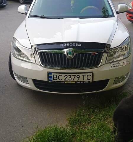 Білий Шкода Октавія, об'ємом двигуна 1.6 л та пробігом 295 тис. км за 7777 $, фото 10 на Automoto.ua