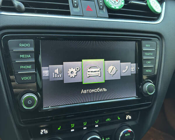 Белый Шкода Октавия, объемом двигателя 1.6 л и пробегом 232 тыс. км за 11700 $, фото 18 на Automoto.ua