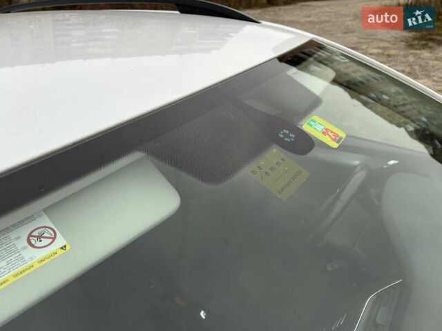 Білий Шкода Октавія, об'ємом двигуна 1.8 л та пробігом 182 тис. км за 10800 $, фото 19 на Automoto.ua