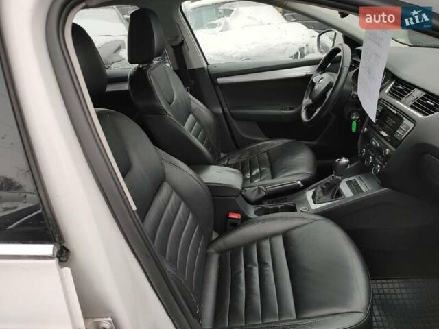 Белый Шкода Октавия, объемом двигателя 1.97 л и пробегом 241 тыс. км за 10999 $, фото 13 на Automoto.ua