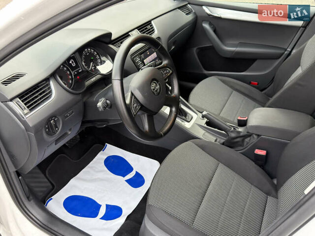 Білий Шкода Октавія, об'ємом двигуна 1.6 л та пробігом 204 тис. км за 11299 $, фото 31 на Automoto.ua
