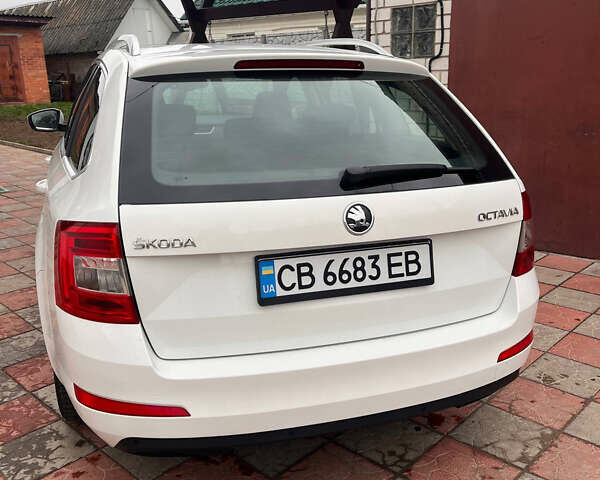Білий Шкода Октавія, об'ємом двигуна 1.6 л та пробігом 274 тис. км за 11000 $, фото 4 на Automoto.ua