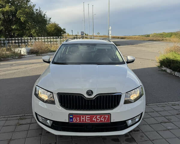 Белый Шкода Октавия, объемом двигателя 1.4 л и пробегом 197 тыс. км за 10400 $, фото 5 на Automoto.ua