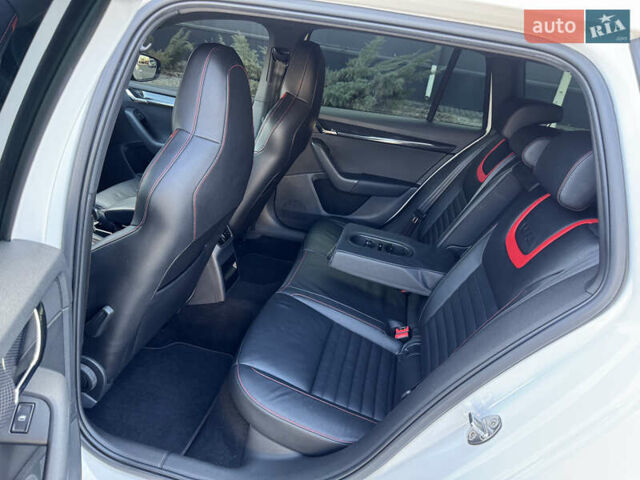 Белый Шкода Октавия, объемом двигателя 1.98 л и пробегом 199 тыс. км за 13500 $, фото 58 на Automoto.ua