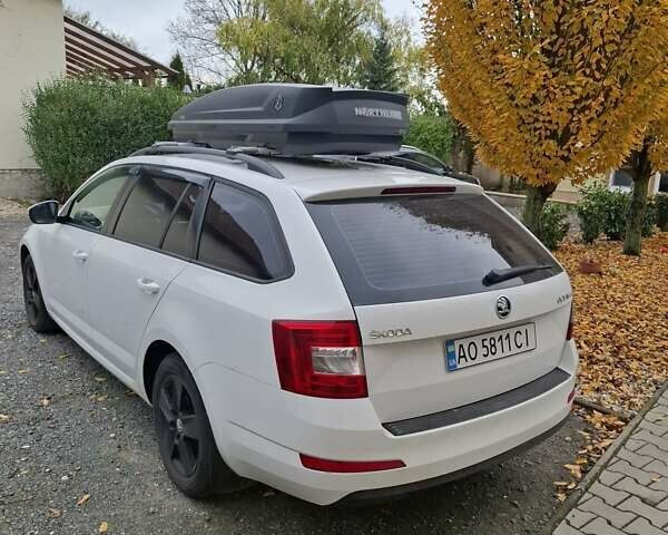 Білий Шкода Октавія, об'ємом двигуна 1.6 л та пробігом 256 тис. км за 11000 $, фото 3 на Automoto.ua