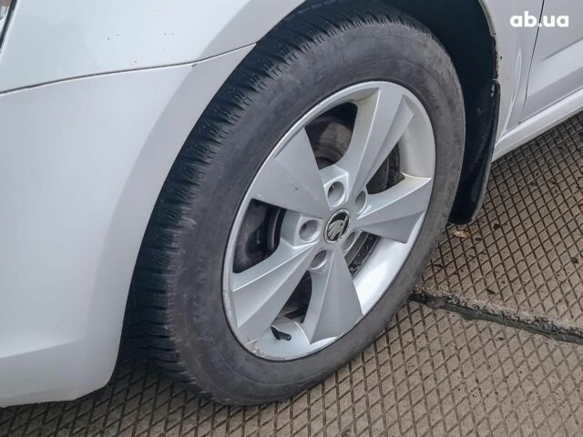 Білий Шкода Октавія, об'ємом двигуна 2 л та пробігом 328 тис. км за 8990 $, фото 4 на Automoto.ua