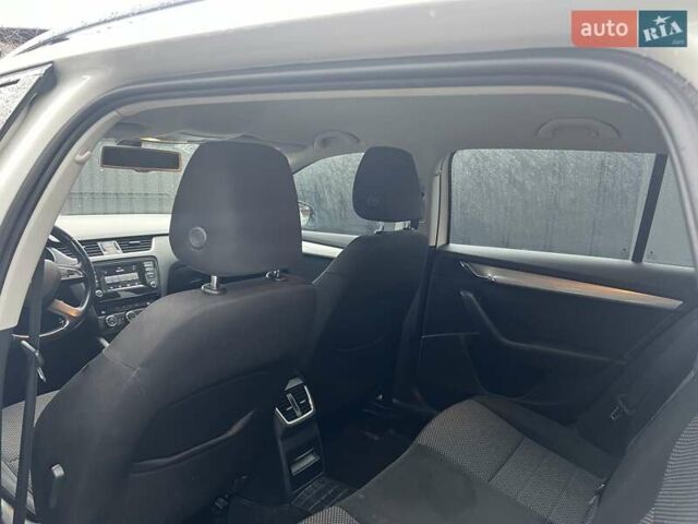 Белый Шкода Октавия, объемом двигателя 1.97 л и пробегом 310 тыс. км за 10950 $, фото 8 на Automoto.ua