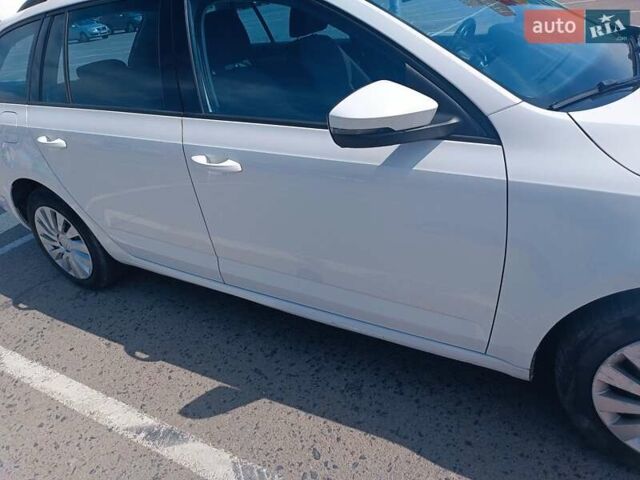 Білий Шкода Октавія, об'ємом двигуна 1.6 л та пробігом 297 тис. км за 10499 $, фото 17 на Automoto.ua