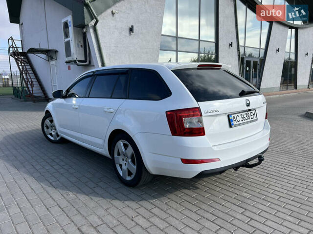 Білий Шкода Октавія, об'ємом двигуна 1.6 л та пробігом 248 тис. км за 10700 $, фото 12 на Automoto.ua