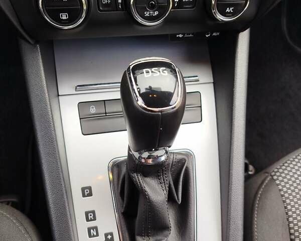 Шкода Октавия 2014 в Казатине на Automoto.ua Белый Шкода Октавия, объемом двигателя 1.97 л и пробегом 199 тыс. км за 11500 $, фото 10 на Automoto.ua
