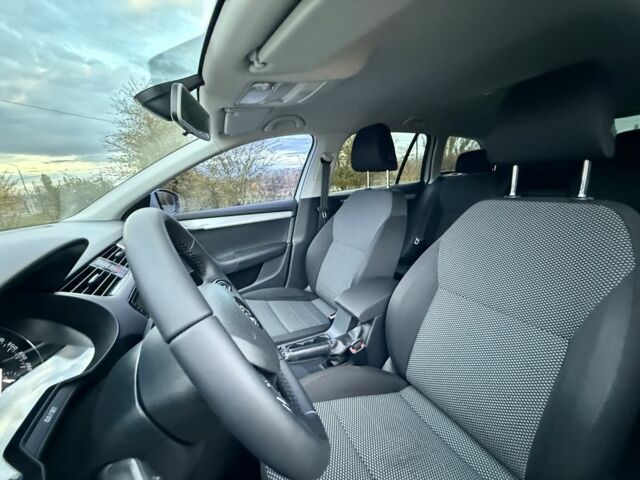 Белый Шкода Октавия, объемом двигателя 1.8 л и пробегом 158 тыс. км за 9500 $, фото 18 на Automoto.ua