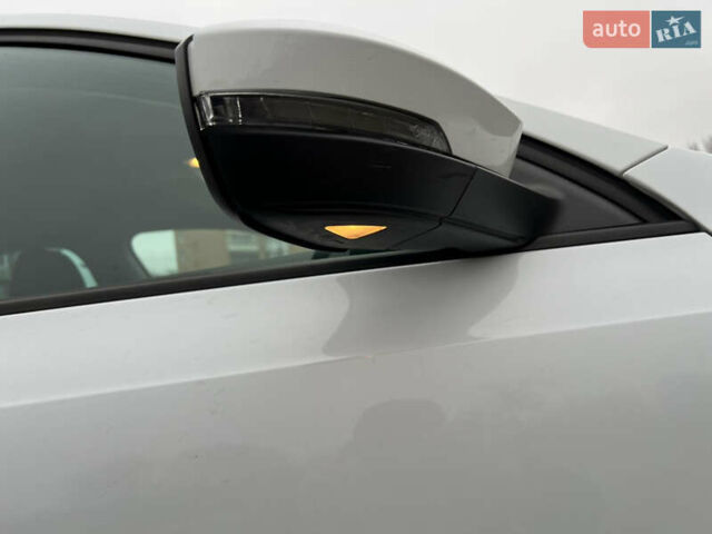 Білий Шкода Октавія, об'ємом двигуна 1.8 л та пробігом 182 тис. км за 10800 $, фото 11 на Automoto.ua