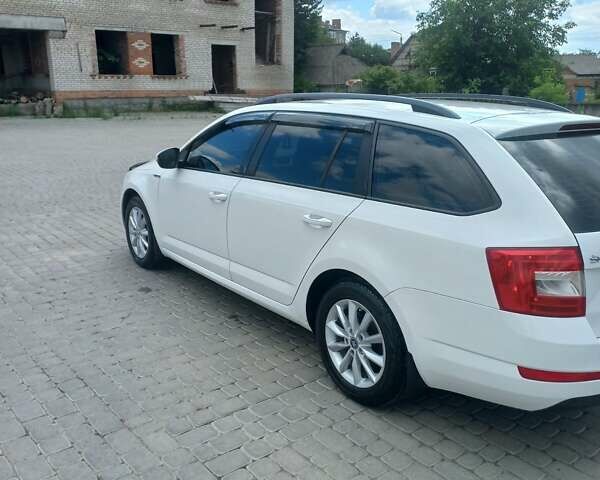 Белый Шкода Октавия, объемом двигателя 1.6 л и пробегом 241 тыс. км за 11300 $, фото 8 на Automoto.ua