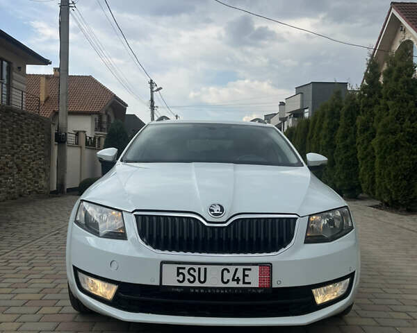 Білий Шкода Октавія, об'ємом двигуна 1.6 л та пробігом 172 тис. км за 9400 $, фото 6 на Automoto.ua