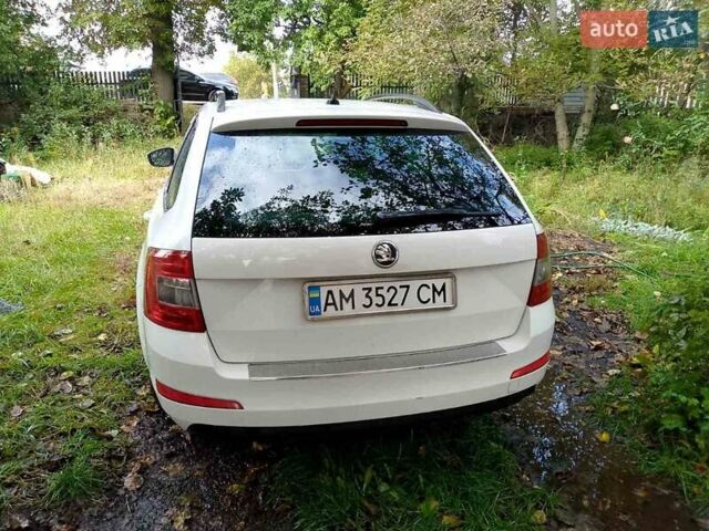 Білий Шкода Октавія, об'ємом двигуна 1.6 л та пробігом 249 тис. км за 11250 $, фото 1 на Automoto.ua