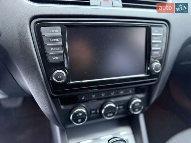 Белый Шкода Октавия, объемом двигателя 1.8 л и пробегом 182 тыс. км за 13000 $, фото 20 на Automoto.ua