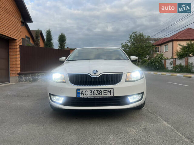 Белый Шкода Октавия, объемом двигателя 1.6 л и пробегом 240 тыс. км за 10300 $, фото 62 на Automoto.ua