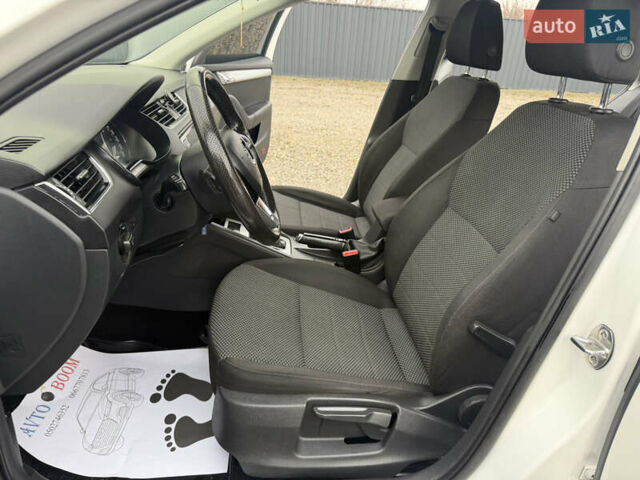 Белый Шкода Октавия, объемом двигателя 1.6 л и пробегом 250 тыс. км за 10700 $, фото 13 на Automoto.ua