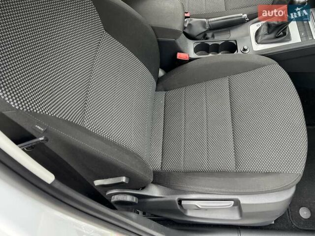 Белый Шкода Октавия, объемом двигателя 1.8 л и пробегом 182 тыс. км за 11650 $, фото 76 на Automoto.ua
