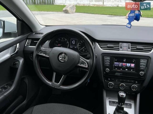 Белый Шкода Октавия, объемом двигателя 1.8 л и пробегом 182 тыс. км за 11650 $, фото 136 на Automoto.ua