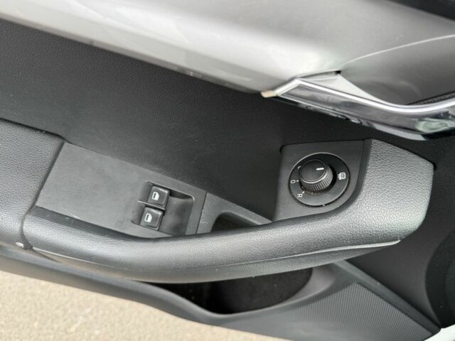 Белый Шкода Октавия, объемом двигателя 1.6 л и пробегом 206 тыс. км за 9500 $, фото 7 на Automoto.ua