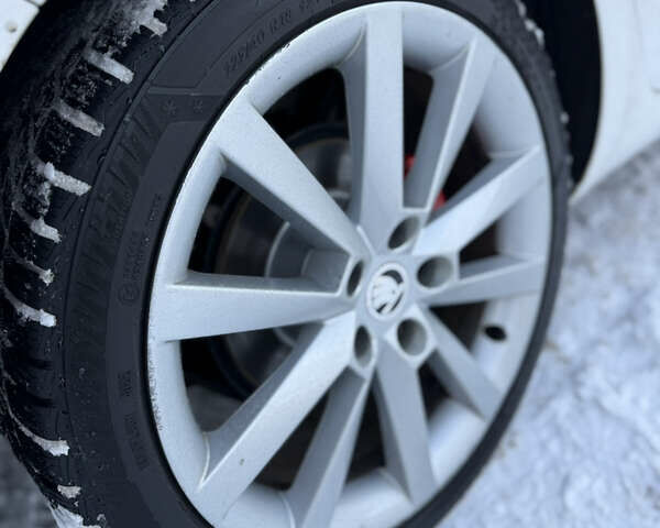 Белый Шкода Октавия, объемом двигателя 1.8 л и пробегом 182 тыс. км за 13000 $, фото 36 на Automoto.ua