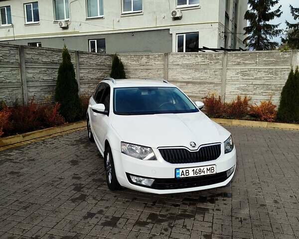 Шкода Октавия 2014 в Казатине на Automoto.ua Белый Шкода Октавия, объемом двигателя 1.97 л и пробегом 199 тыс. км за 11500 $, фото 4 на Automoto.ua